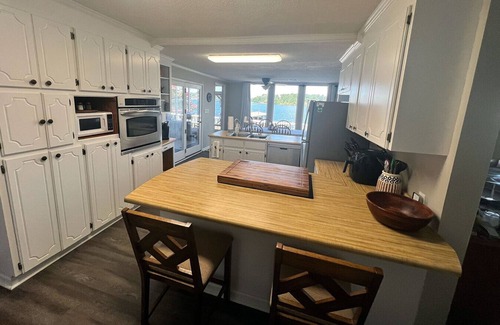 Cross Hill House | Great Escape on Lake Greenwood SC - comfortable lakefront home beautiful sunsets