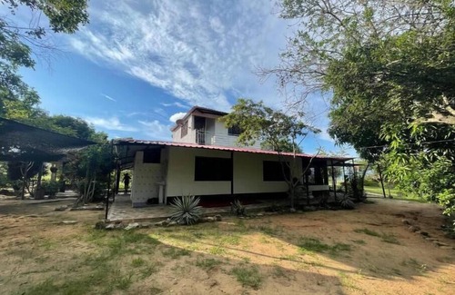 Agua de Dios House | Great estate house nearby to turn around with horses