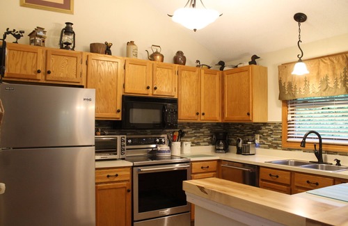 Lincoln House | GREAT FAMILY & FRIEND GAME ROOM-A/C, POOLS, HOT TUB, ALSO PROP#3482134