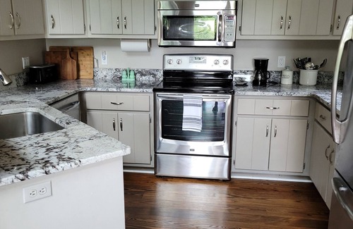 Rabun Gap House | Great family getaway! Mountains of NE GA Explore Nature and downtown Clayton