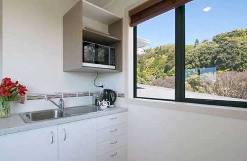 Bowentown House | Great family holiday home with entertainment area for extras