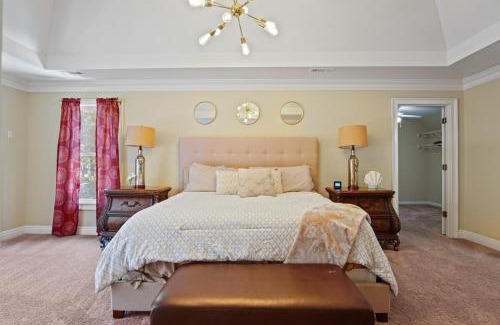Conyers House | Great Family Home Near Stone Mountain Pk Sleeps 10