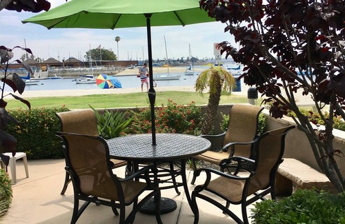 Mission Beach Condo | Great Family Location! Grass, Sand, Bay & SUV + parking
