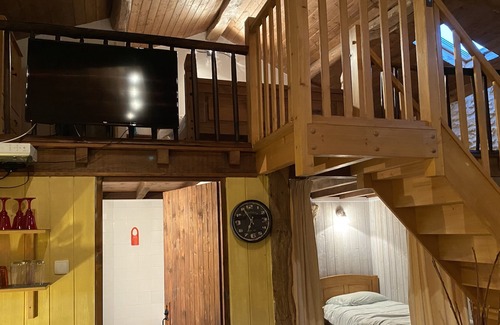 Champniers Cottage | Great family rural escape in traditional stone gite.