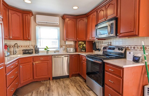 East Massapequa House | Great Family Times In this lovely Cape with Resort style backyard