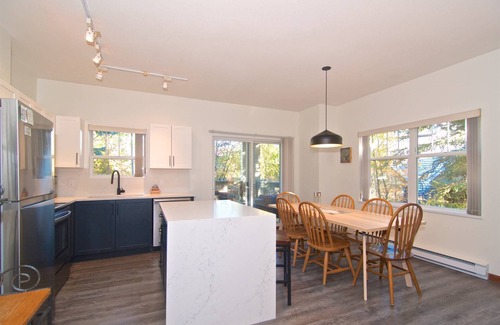 Blueberry Hill House | Great Family Townhome in Quiet Blueberry Hills! 1.5 miles from Village + Life with Mountain Views.