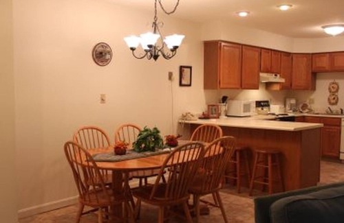 Lincoln House | Great family vacation condo with views of the mountains and access to the full