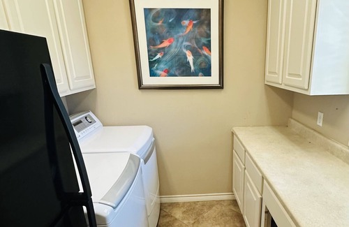 Sweeny House | Great for Big Groups & Families! Waterfront, Boathouse, Pool Table, Dog-Friendly