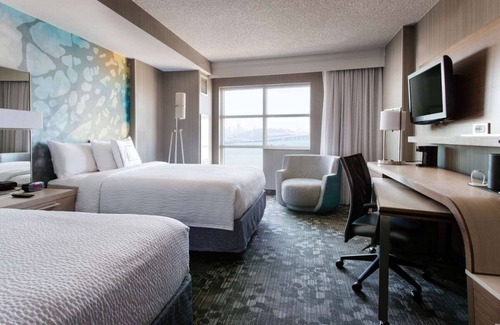 Emeryville Hotel | Great for Business Traveling! 2 Modish Units, Near Morcom Amphitheater of Roses