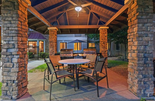 Round Rock West Apartment | Great for Business Travel! Studio with FREE Buffet Breakfast + Pool Access