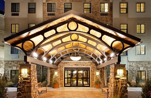 Rossford Apartment | Great for Business Travelers! 24h Business Center + Free Breakfast!