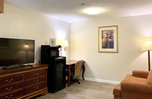 Mount Vernon House | Great for Business Travel, Business Center Available, Free Breakfast & Parking