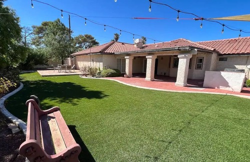 Chinatown House | Great for Corporate & Families - 10 Minutes to Strip