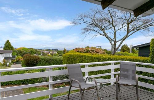 Waipahihi House | Great for Corporate, Family and Business guests