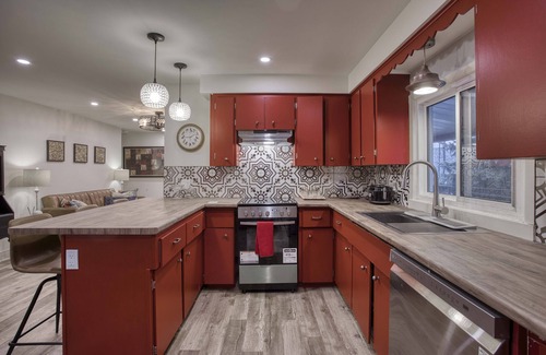 Lincoln Apartment | Great for Couples or Family in Niagara Wine Country