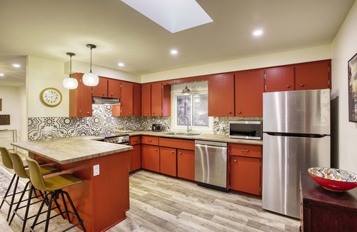 Lincoln Apartment | Great for Couples or Family in Niagara Wine Country