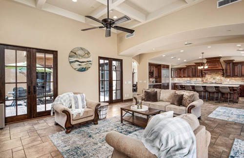 Casa Rica House | Great for Entertaining or Business! House + Guest House, Dog Friendly, HTD Pool/Spa,Outdoor Fire Pit