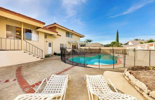 Orange House | Great for Family's Disneyland Close 5 Bedrooms, 3 Baths, Sleeps 12 Pool Home