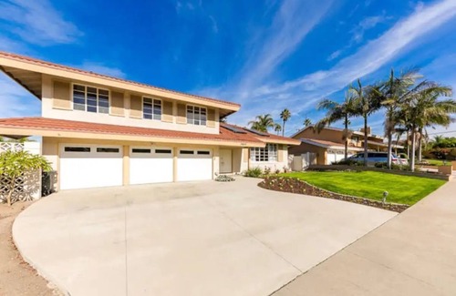 Orange House | Great for Family's Disneyland Close 5 Bedrooms, 3 Baths, Sleeps 12 Pool Home