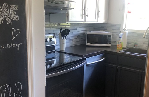 Hinton House | Great for Groups , Close to Jasper Park!
