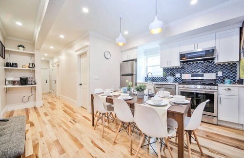 Dorchester House | Great for large group mins from DowntownBostonFenway Convention Grill Free Prkg