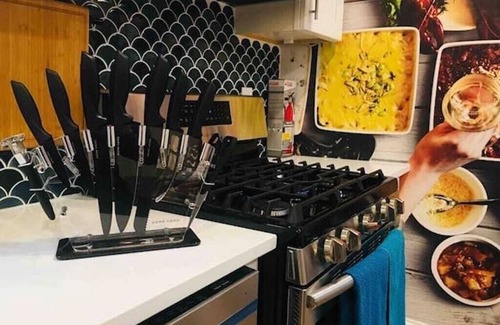 Dorchester House | Great for large group mins from DowntownBostonFenway Convention Grill Free Prkg