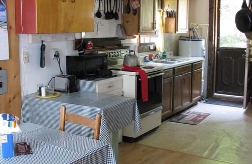 Newark Cabin | Great For Time Alone! Waterfront Cabin - Well Behaved Dogs Welcome. Go Lakeside!