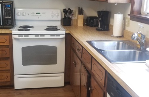 Cowarts House | Great for vacationers or travelers needing extended stay