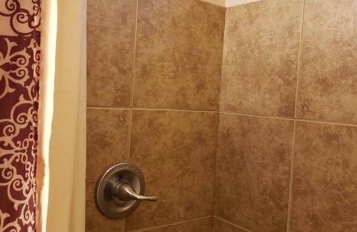 Blenman-Elm House | Great Furnished Guest House Central Tucson TV Wifi
