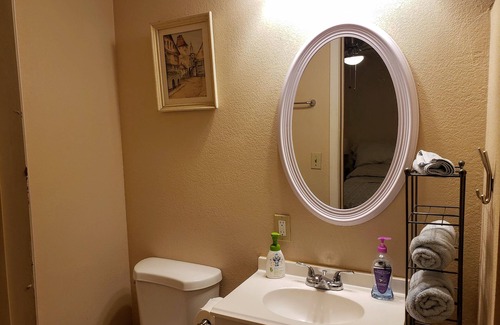 Blenman-Elm House | Great Furnished Guest House Central Tucson TV Wifi