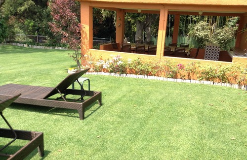 Rancho Cortes House | GREAT GARDEN, WARM SPOTLESS POOL AND TENIS COURT