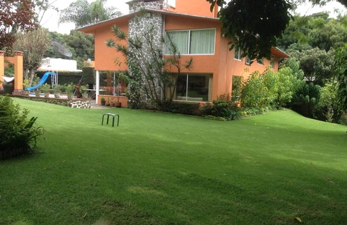 Rancho Cortes House | GREAT GARDEN, WARM SPOTLESS POOL AND TENIS COURT