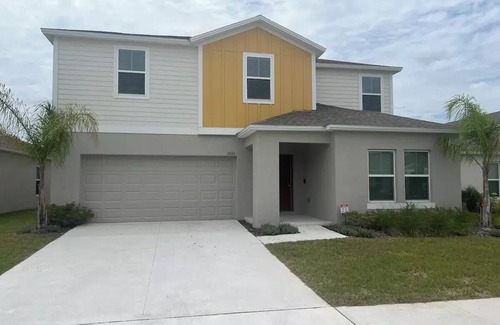 Winter Haven House | Great get away for the entire family. Enjoy theme parks and great restaurants.
