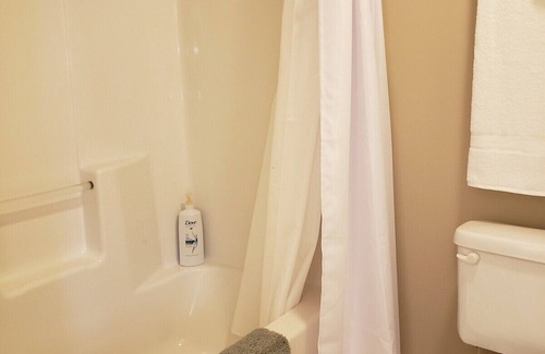 Davis Lake - Eastfield House | Great Getaway Charlotte