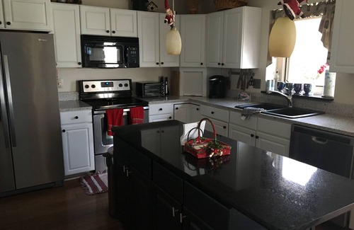 Cleveland House | great golf course views safe private setting close to everything