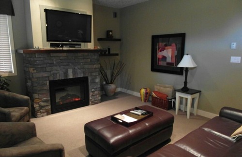 East Kootenay Hotel | Great Golf Getaway - Swim Golf Or Ski 2 Bedrooms at Bighorn Meadows