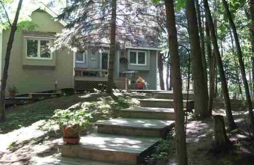 Harbor Springs House | Great Harbor Springs Lakefront Home Perfect For All Seasons
