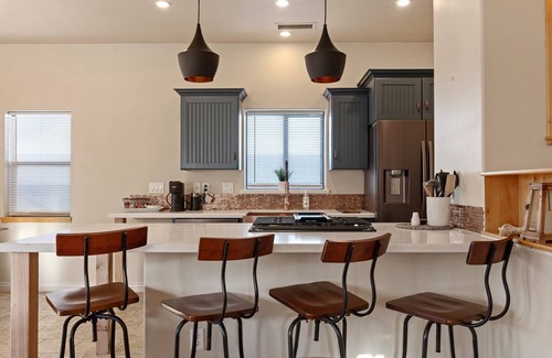 Jerome Apartment | Great Hillside Views, Full Kitchen, Near Shopping & Dining