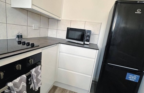 Bedford House | Great Home Close To The Embankment Free Parking and Self Check in!