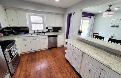 Millard House | Great Home in a Safe Neighborhood and only 8 min from the interstate!