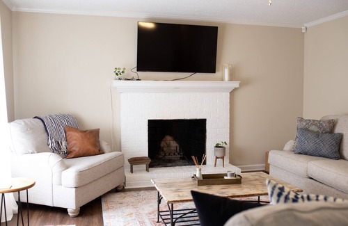 Athens House | Great Home in Athens! 5 miles from Sanford Stadium!