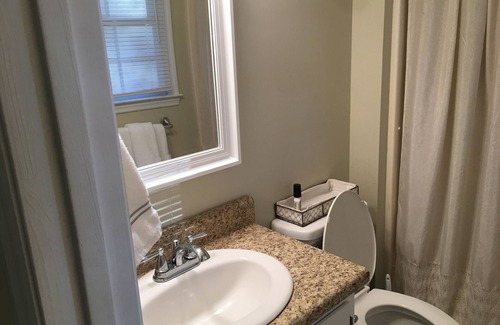 Athens House | Great Home in Athens! 5 miles from Sanford Stadium!