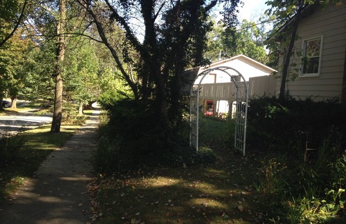 Ann Arbor House | Great Home in U of M Stadium neighborhood- walk to the stadium!