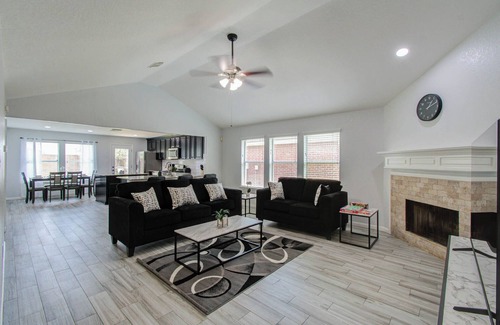 Klein House | Great home with king bed