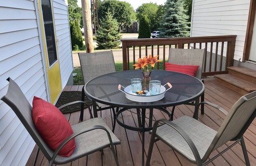 La Salle House | Great Homebase Bungalow - 10 Mins to Starved Rock!