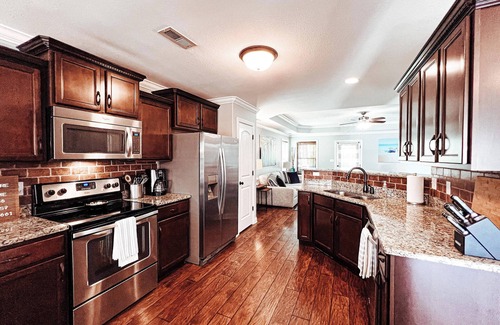 Clarksville House | Great house in Clarksville! Located by Hospital