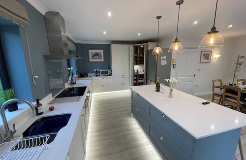 Wadebridge House | Great House nr Polzeath on golf course ideal for families
