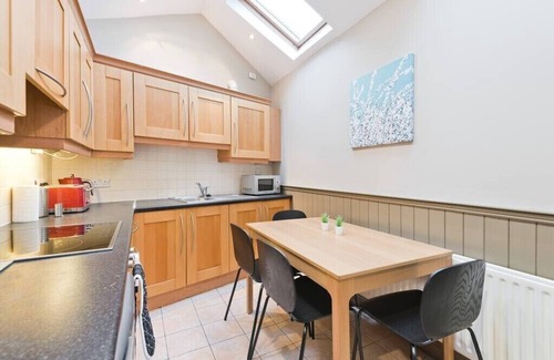Ranelagh House | Great House Trendy Ranelagh 3bed 2bath TV and WIFI