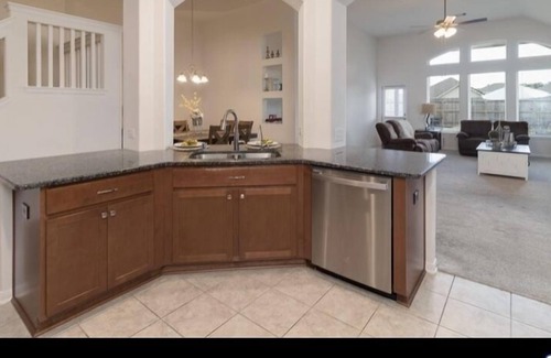 Atascocita House | Great house with amazing neighborhood amenities. two Private rooms with one bath