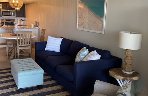 Stuart Condo | Great interior, and prime location on South Hutchinson Island - near downtown